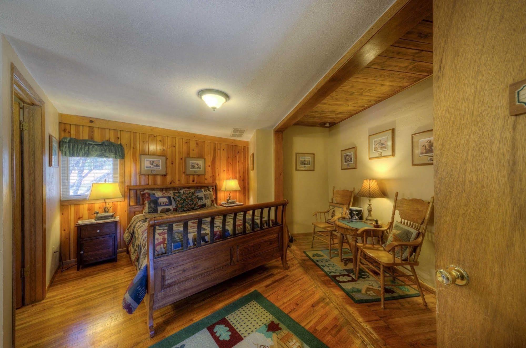 Black Forest Inn Bed & Breakfast Rapid City Ngoại thất bức ảnh